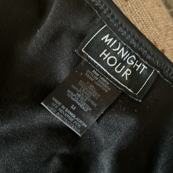 One piece swim suit - Picture 2 of 5